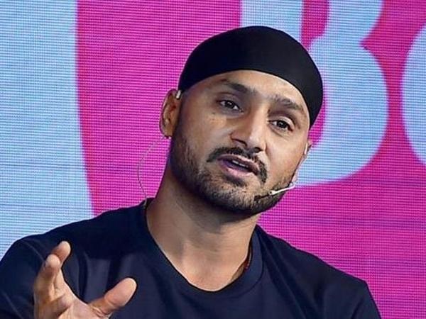 अब कमेंट्री करते हैं हरभजन
