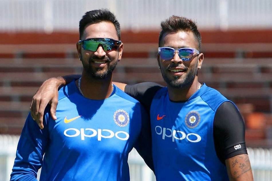 INDVSNZ : मैच के दौरान इस महिला ने दिखाया 'पांड्या आज करके आया क्या' का पोस्टर