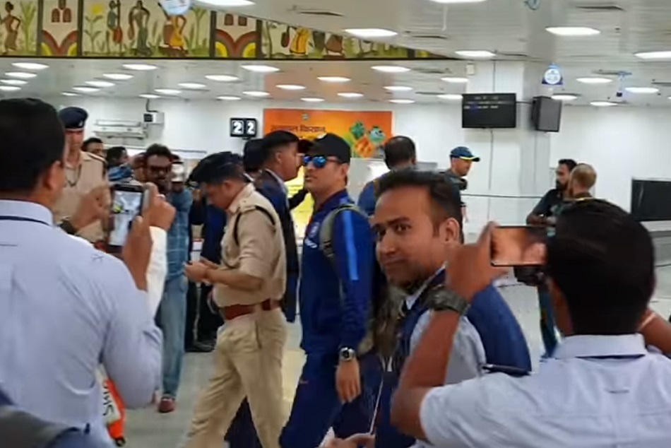 तीसरे वनडे के लिए धोनी के शहर में पहुंची भारतीय टीम, BCCI ने शेयर किया वीडियो