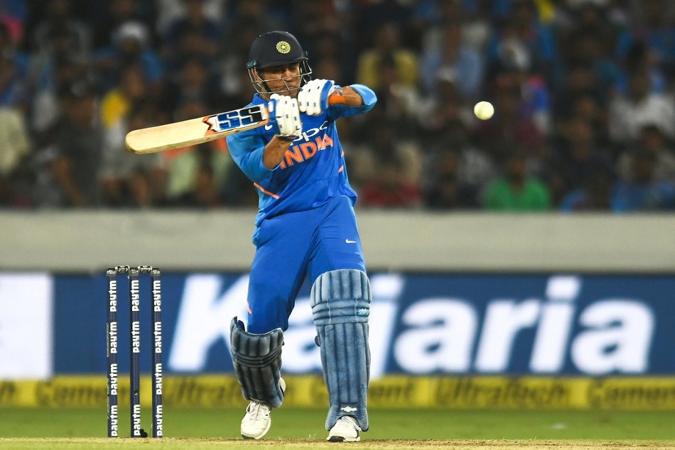 INDVSAUS: धोनी ने 71वें अर्धशतक से ऑस्ट्रेलिया के खिलाफ बनाया स्पेशल रिकॉर्ड