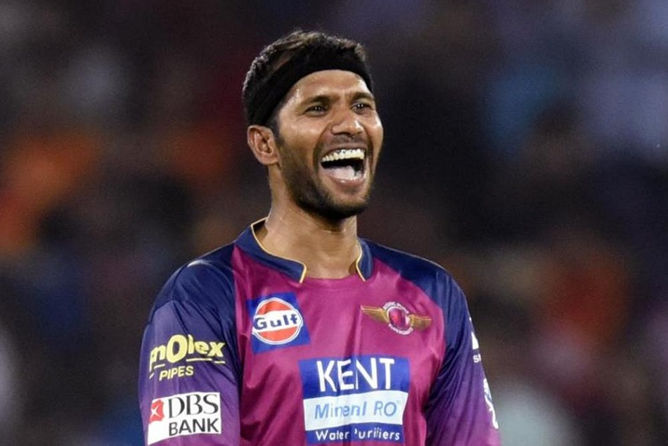 यूजर्स ने उमेश यादव के आंकड़े से अशोक डिंडा को किया ट्रोल तो उन्होंने ऐसे दिया जवाब