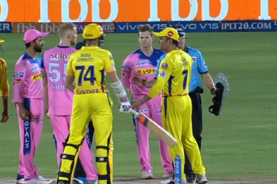 IPL 2019: धोनी की मैदानी 'हरकत' पर बिफरे बिशन सिंह बेदी, कही बड़ी बात