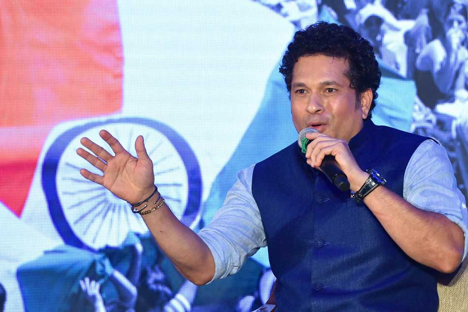 क्रिकेट लीजेंड सचिन तेंदुलकर के गुरु रमाकांत आचरेकर ने तारीफ में कभी नहीं कहे ये दो शब्द