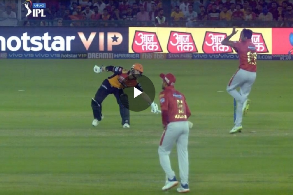 VIDEO: डेविड वाॅर्नर को सताया अश्विन का डर, 'मांकड' आउट होने से यूं बचे