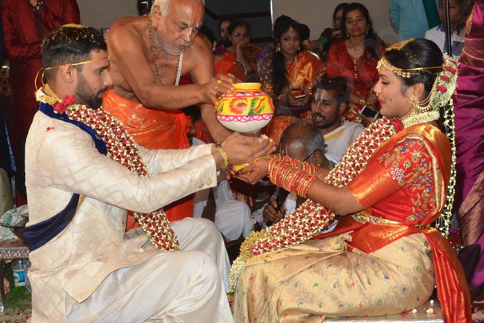 विश्व कप खेलने से पहले शादी के बंधन में बंधा ये भारतीय क्रिकेटर, पत्नी से किया खास वादा