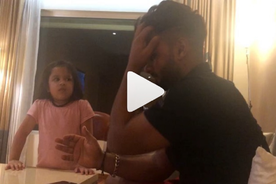 IPL 2019: धोनी की बेटी जीवा ने सिखाई ऋषभ पंत को हिंदी की वर्णमाला, वायरल हुआ VIDEO