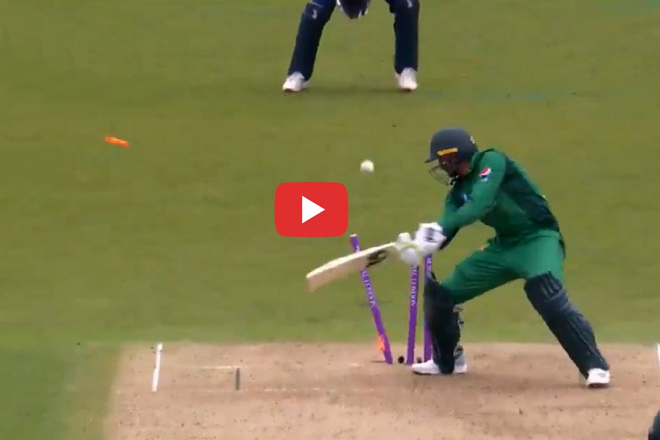 VIDEO : 16 साल के अंतरराष्ट्रीय करियर में पहली बार इस तरह आउट हुए शोएब मलिक