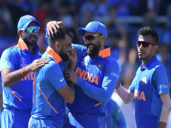 6.2 ओवरों में 16 रन देकर 4 विकेट