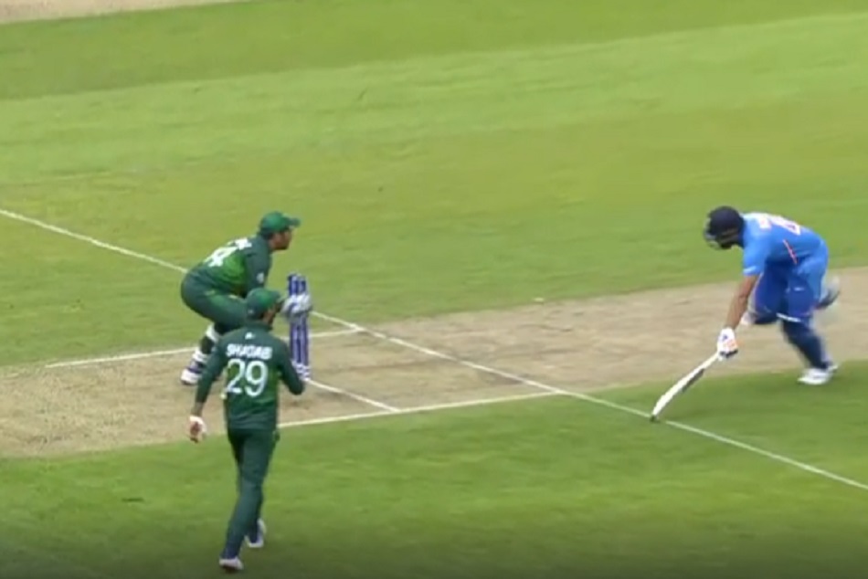 पाकिस्तान को भारी पड़ सकते हैं पहले 11 ओवर में दो Run Out के मौके छोड़ना