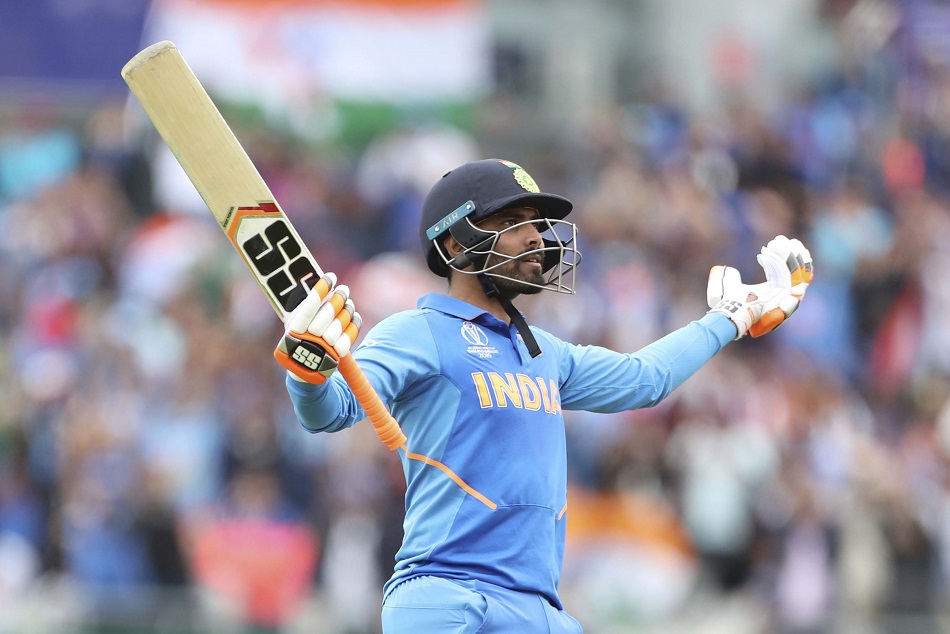 VIDEO : तूफानी पचासा जड़ते ही जडेजा ने की 'तलवारबाजी', कमेंट्री बाॅक्स की ओर देख मनाया जश्न