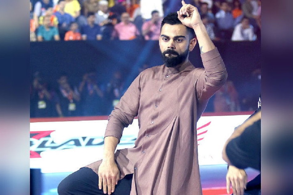 प्रो कबड्डी लीग मैच से पहले कोहली ने गाया राष्ट्रगान, इसे बताया अपना फेवरेट खिलाड़ी