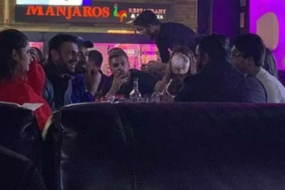 WC 2019: भारत से भिड़ने से पहले पाक खिलाड़ियों को हुक्का पार्टी करना पड़ सकता है महंगा