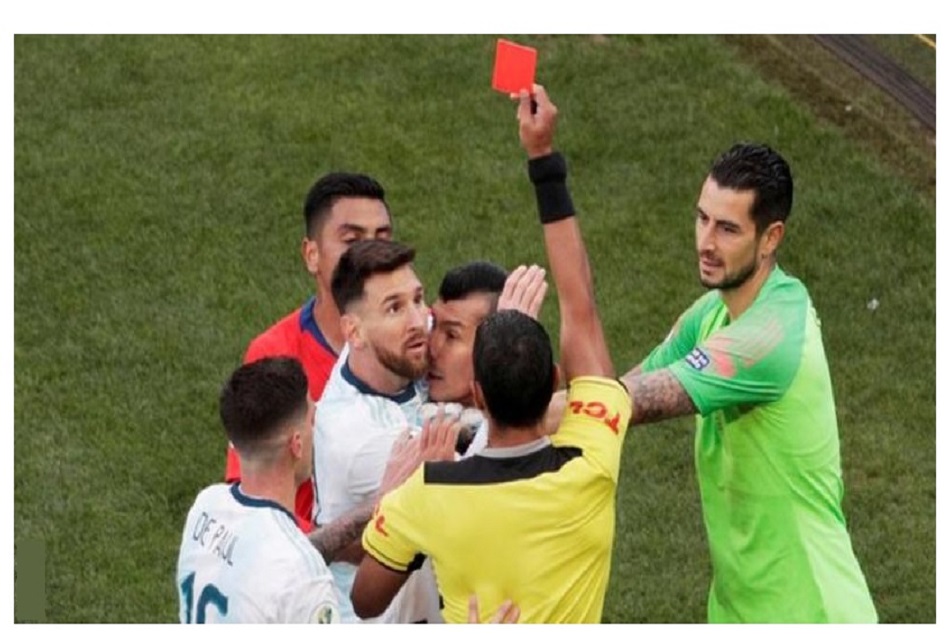 एक शब्द की वजह से 3 महीने के लिए इंटरनेशनल फुटबॉल से बैन हुए लियोन मेसी