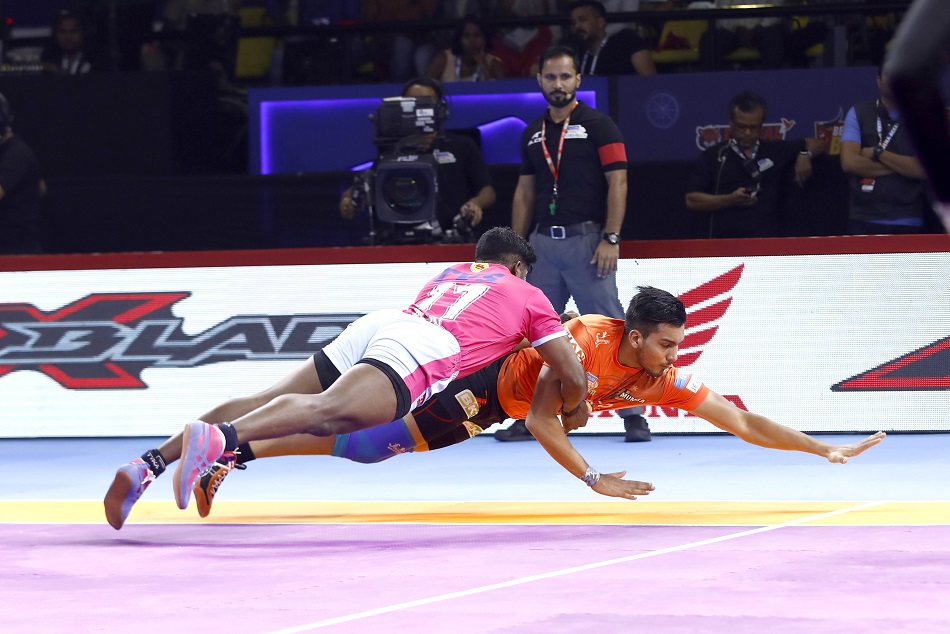 यू मुंबा ने जयपुर पिंक पैंथर्स को एकतरफा अंदाज में 47-21 से दी पटखनी