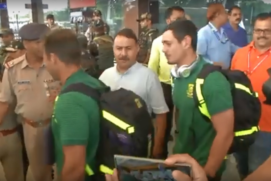 INDvsSA: टी20 सीरीज के लिए धर्मशाला पहुंची दक्षिण अफ्रीकी टीम, VIDEO