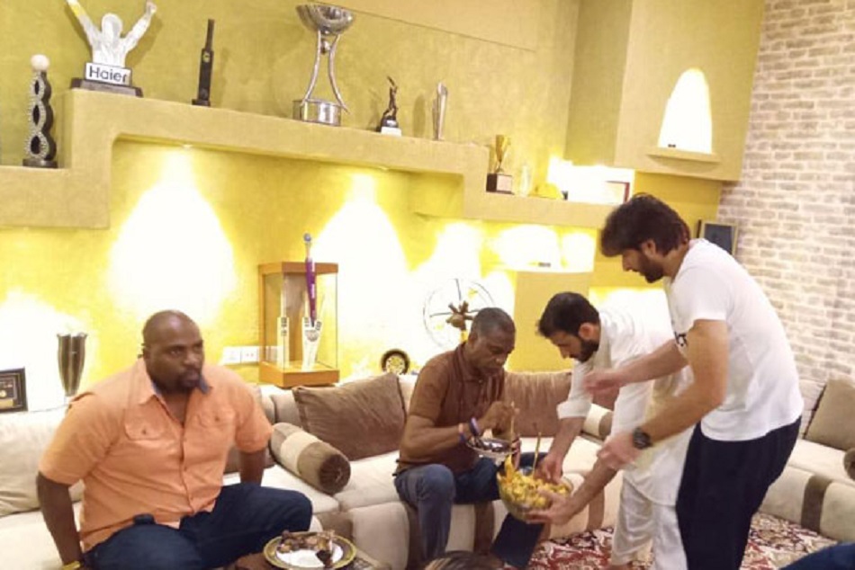 होल्डिंग ने अफरीदी के घर खाई बिरयानी, बोले- मुझे पाकिस्तान में खतरा नहीं है