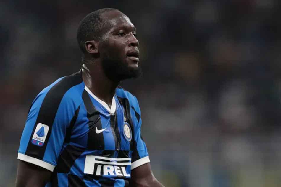 रोमेलु लुकाकू पर नस्लीय टिप्पणी मामले में बर्खास्त हुआ कॉमेंटटेटर, इस बड़े खिलाड़ी को दी थी गाली