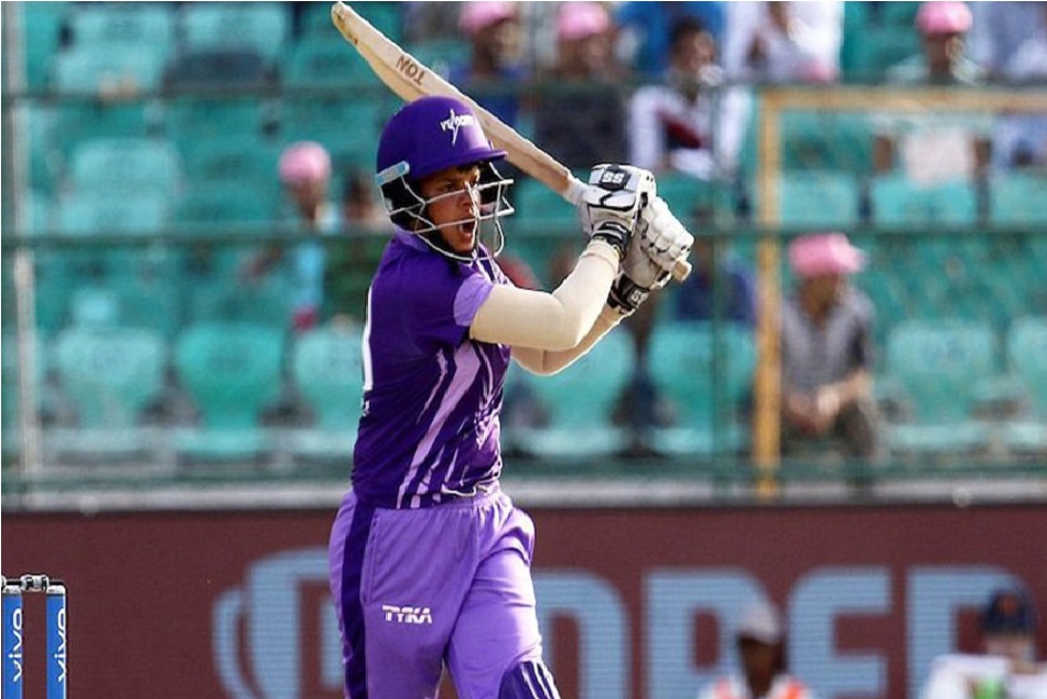 कौन हैं 'टॉमबॉय' शेफाली वर्मा, जिन्होंने 15 साल की उम्र में टी-20 डेब्यू करके रचा इतिहास