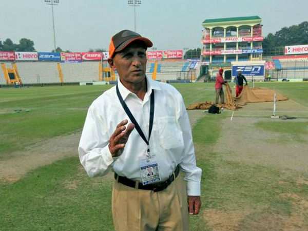 IND vs BAN: पहले डे नाइट टेस्ट मैच से पहले पूर्व BCCI क्यूरेटर ने बताया कैसी हो पिच