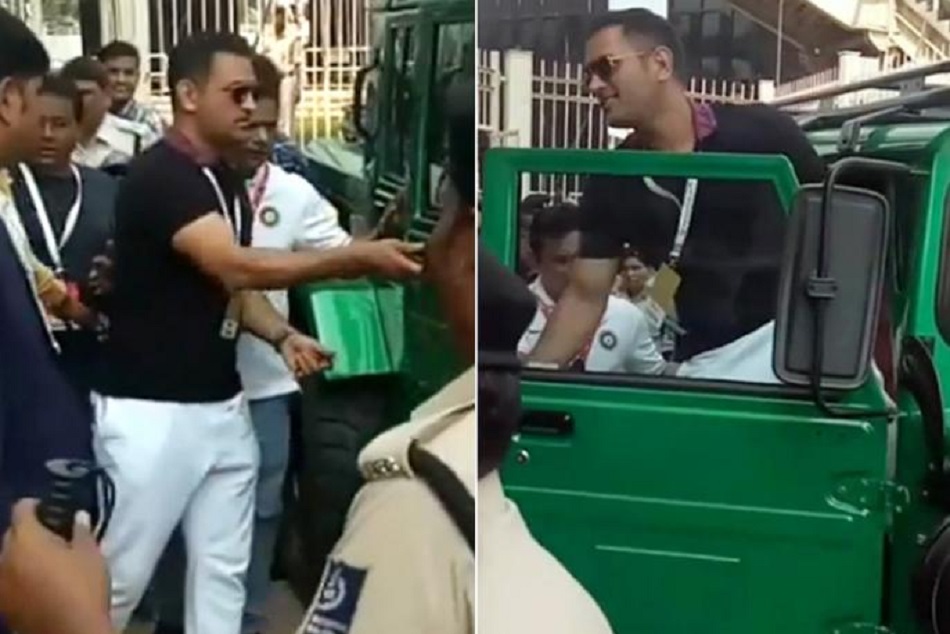 भारतीय सेना की 20 साल पुरानी गाड़ी में नजर आए धोनी, देखने के लिए लगी फैंस की भीड़