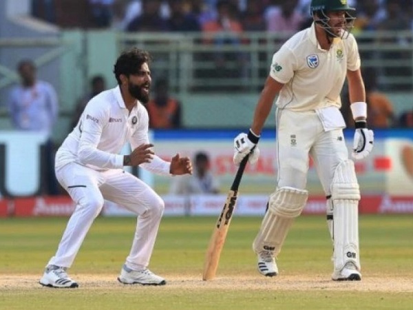 बल्ले से भी करते हैं कमाल