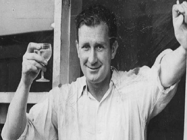 एक टेस्ट में जिम लेकर के 19 विकेट