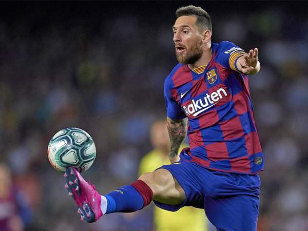 मेसी ने टीम को समर्पित किया अवॉर्ड