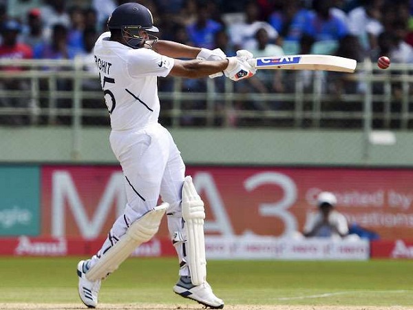 2. छक्कों के मामले में सबसे आगे