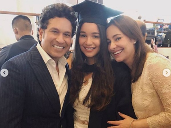 लंदन से ग्रेजुएट हैं सारा