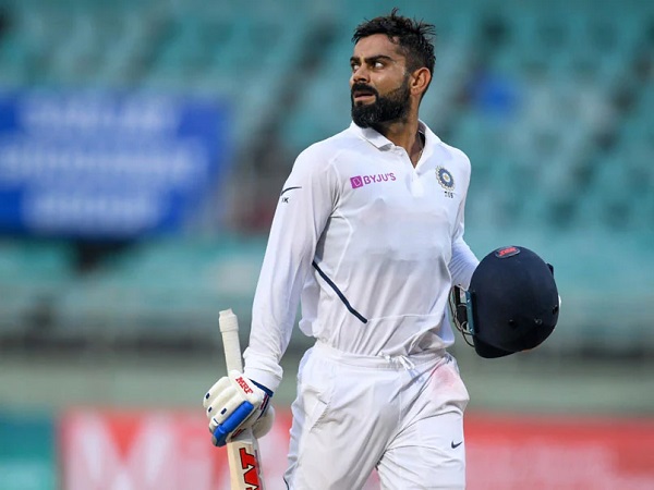 गावस्कर को पछाड़ा