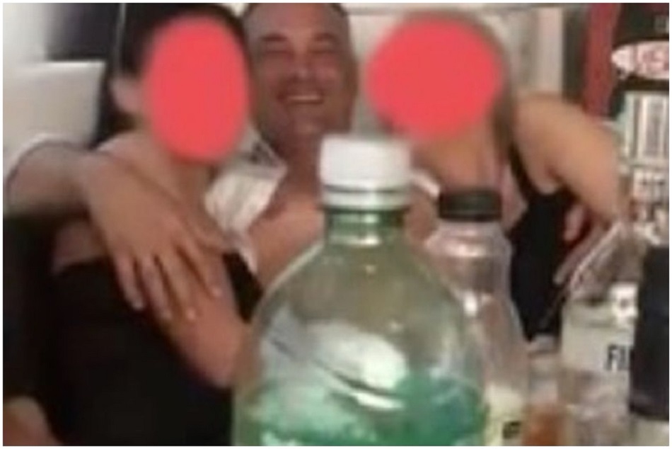 गोल्ड मेडलिस्ट खिलाड़ी सेक्स स्कैंडल में फंसा, 2 लड़कियों संग वीडियो वायरल