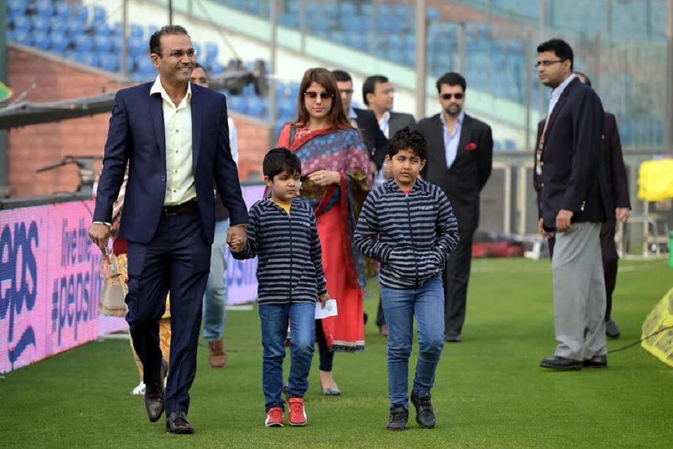 अपने बेटों को अगला वीरू नहीं बल्कि इन क्रिकेटरों जैसा बनता देखना चाहते हैं सहवाग