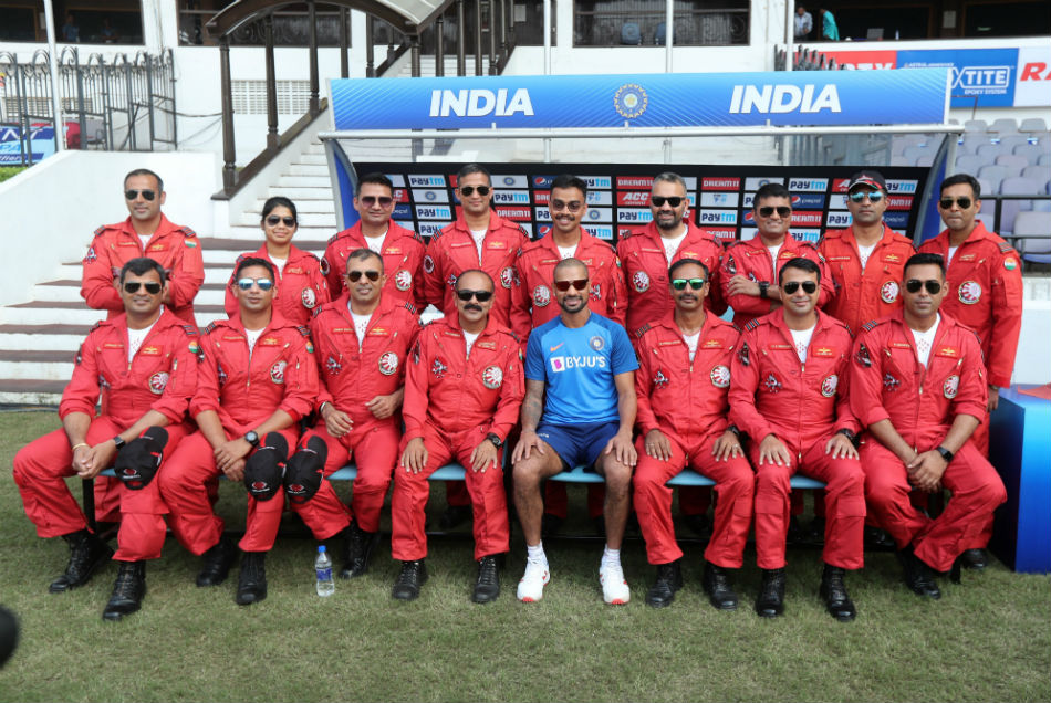 IND vs BAN: आखिरी मैच से पहले भारतीय वायुसेना से मिली टीम इंडिया, देखें तस्वीरें