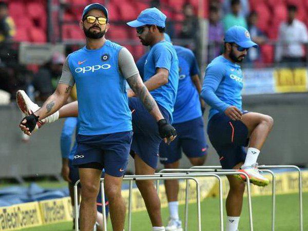 पिंक बॉल से पहले भी खेल चुके हैं पुजारा