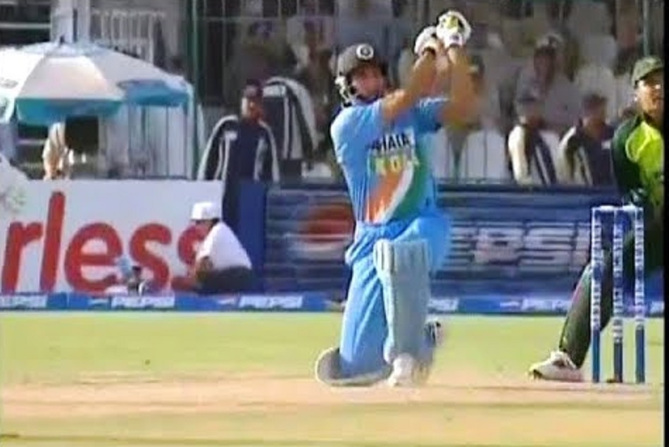 B'day Special : जब पाकिस्तान के खिलाफ शतक ठोक लक्ष्मण ने दिलाई भारत को ऐतिहासिक जीत