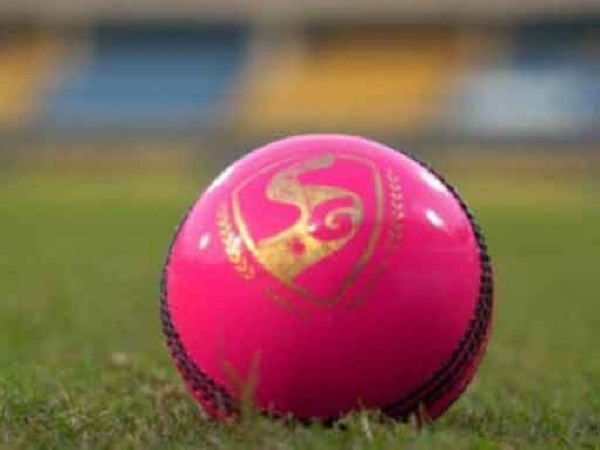 BCCI को साैंपीं 124 गेंदें