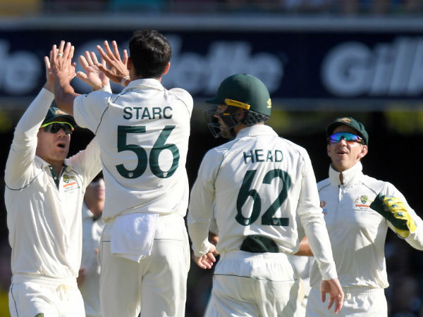 हेजलवुड-स्टार्क ने तोड़ी पाकिस्तान की कमर