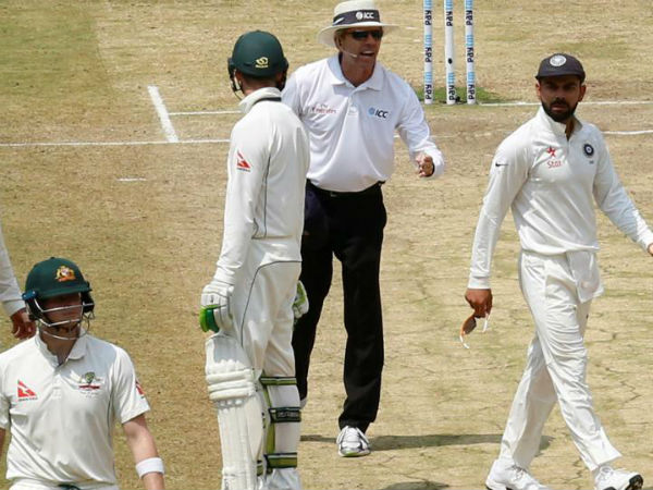 रिव्यू के लिए ड्रेसिंग रूम की तरफ देख रहे दे स्टीव स्मिथ