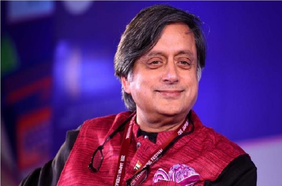 रिकॉर्ड में ही तो क्रिकेट का मजा हैं, वार्नर के 400 ना होने पर शशि थरूर ने उठाया सवाल