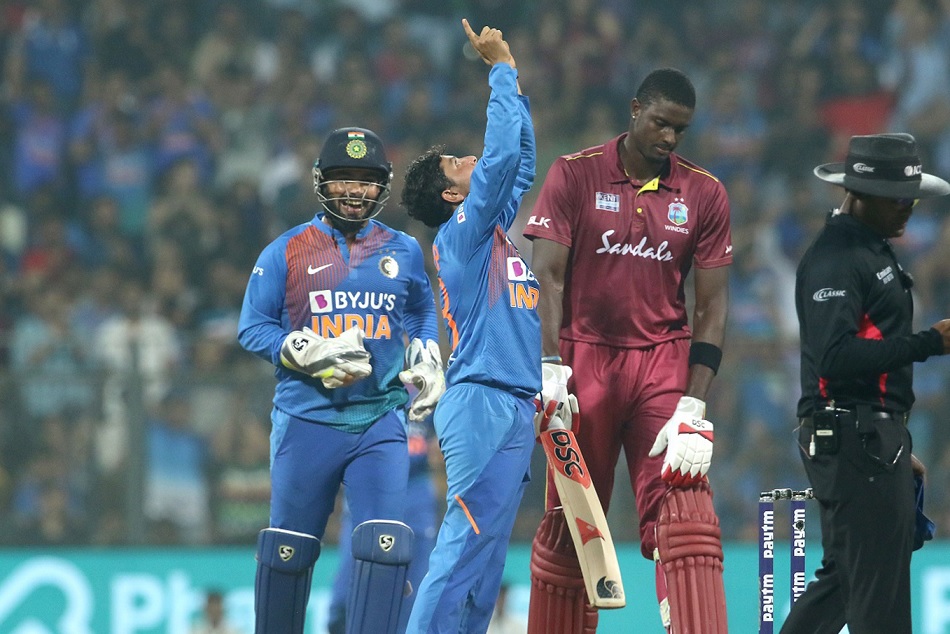 IND vs WI: इंटरनेशनल क्रिकेट में दूसरी हैट्रिक लेने वाले पहले भारतीय बने कुलदीप यादव