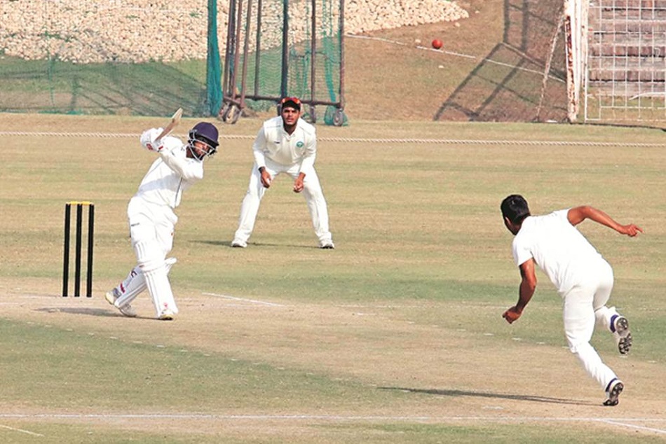 Ranji Trophy : सहवाग की तरह खेलता है ये खिलाड़ी, डेब्यू मैच में ही ठोक दिया दोहरा शतक