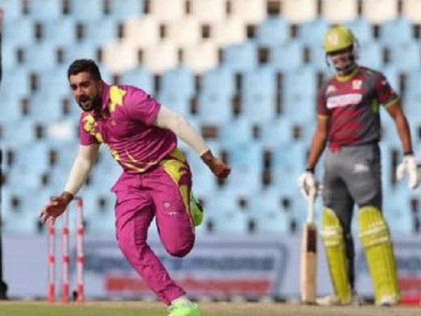 हार गई टीम