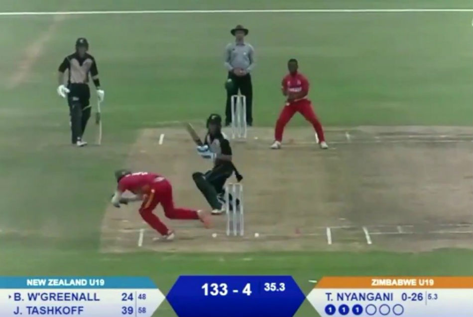 Watch video: जब धोनी के अंदाज में इस युवा विकेटकीपर ने की स्टंपिंग, लोग रह गये हैरान