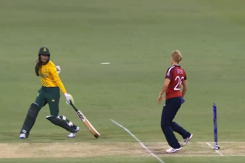 WT20 WC: इंग्लिश पेसर ने 'मांकड' करने से किया मना, हार गई टीम- VIDEO