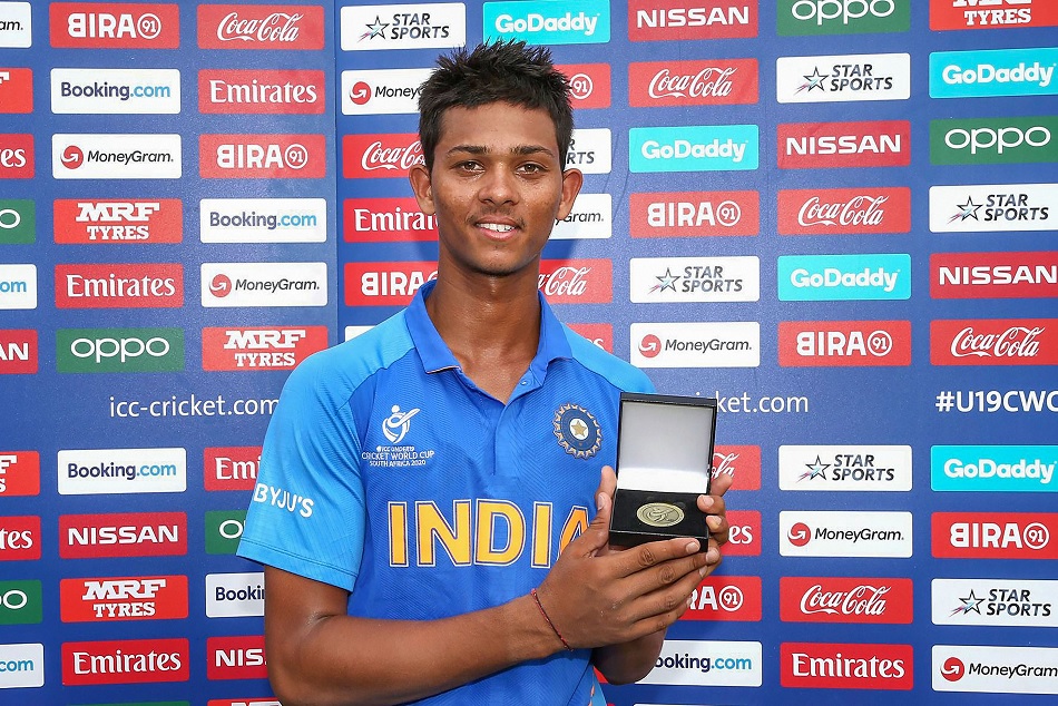 U19 स्टार यशस्वी जायसवाल की 'मैन ऑफ द टूर्नामेंट' ट्रॉफी 2 टुकड़ों में टूटी