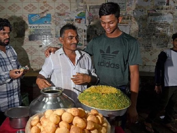 भूखे पेट तम्बू में गुजारी रातें