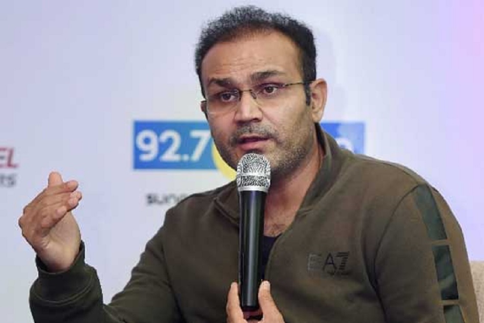 ऋषभ पंत को बाहर करने पर भड़के सहवाग, धोनी पर भी लगाया आरोप