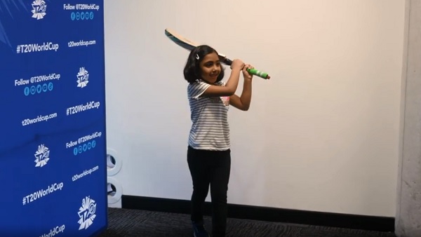 तनीषा ने लगाए कई शानदार शॉट्स