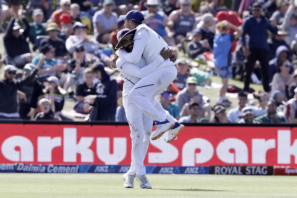  IND vs NZ: Ravindra Jadeja single handed flying catch stunned all, Watch Video