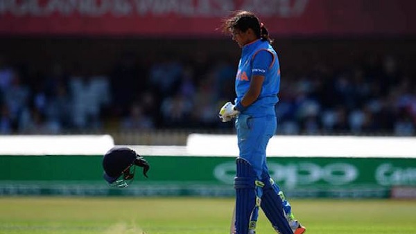 जब हरमनप्रीत ने पूनम को लगाई डांट-